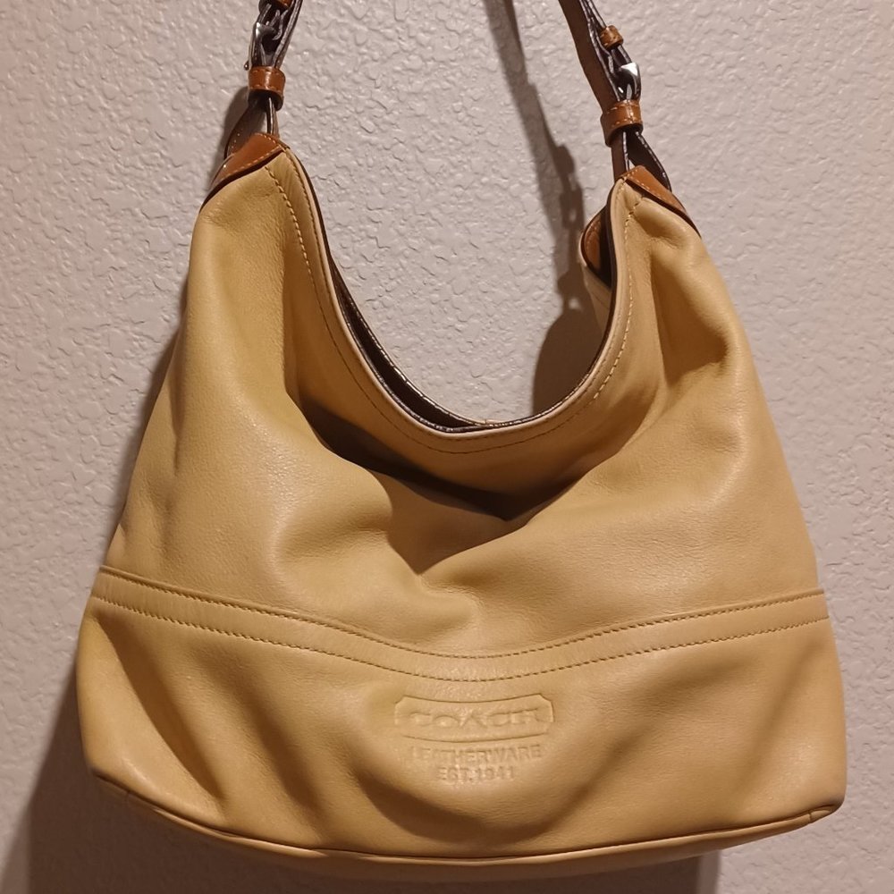 Coach Cream & Brown Leather Shoulder Bucket Bag F11991 Signature C Inside Fabric